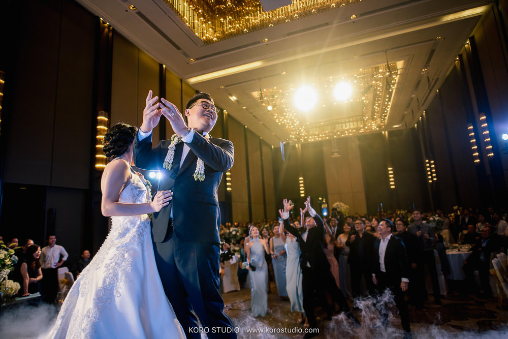 korostudio okura prestige bangkok wedding reception mint 183 The Okura Prestige Wedding Reception Mint and Gee | งานแต่งงานหมอมิ้นท์ และหมอจี โรงแรมโอกุระ เพรสทีจ