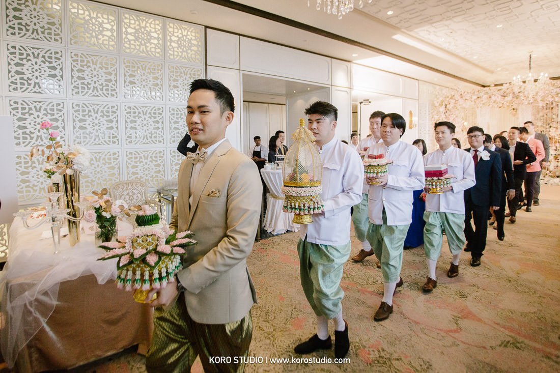 korostudio thai wedding ceremony plaza athenee hotel bangkok photographer 57 The Athenee Hotel Piman Siam Hall, Thai Wedding Ceremony Bao and Suk