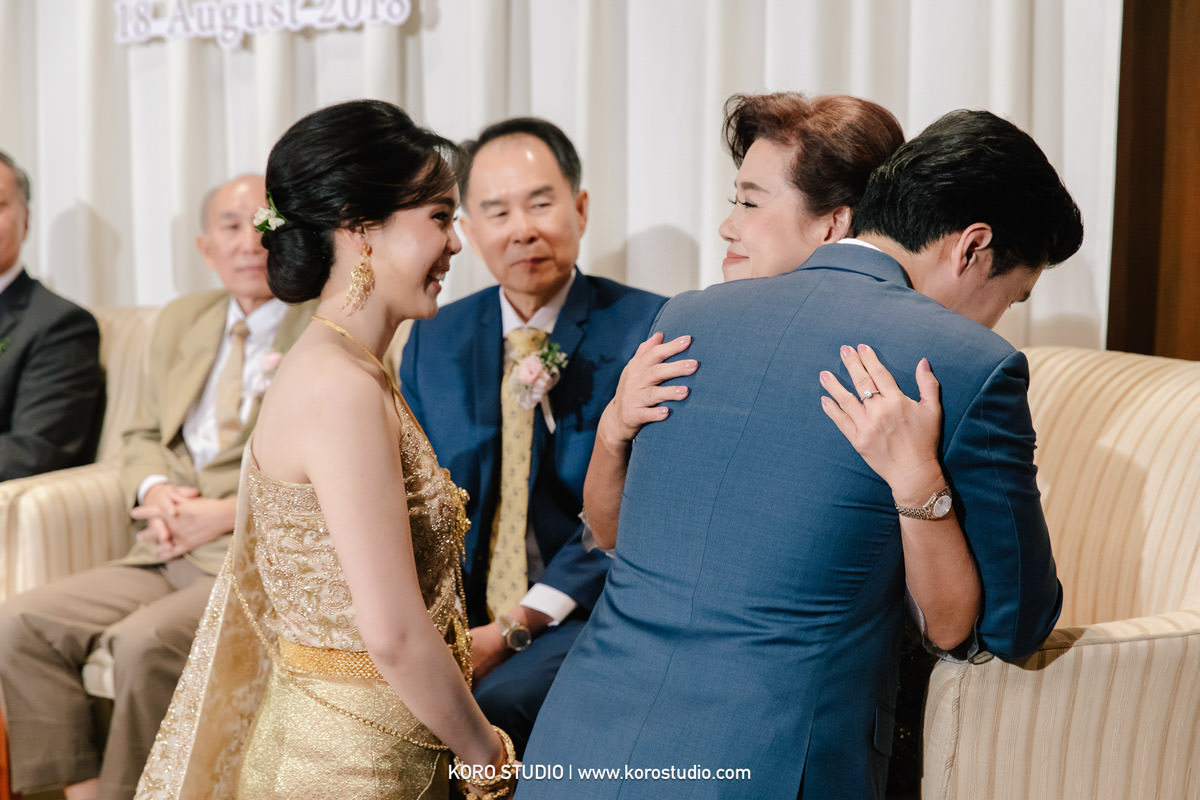 korostudio thai wedding ceremony phan peninsula bangkok 105 Peninsula Bangkok Hotel Thai Wedding Ceremony Phan and Up