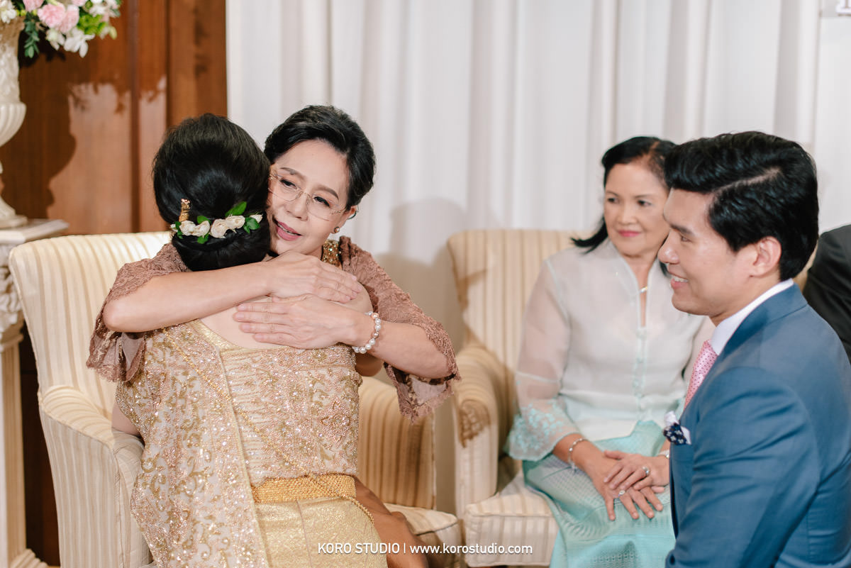 korostudio thai wedding ceremony phan peninsula bangkok 113 Peninsula Bangkok Hotel Thai Wedding Ceremony Phan and Up