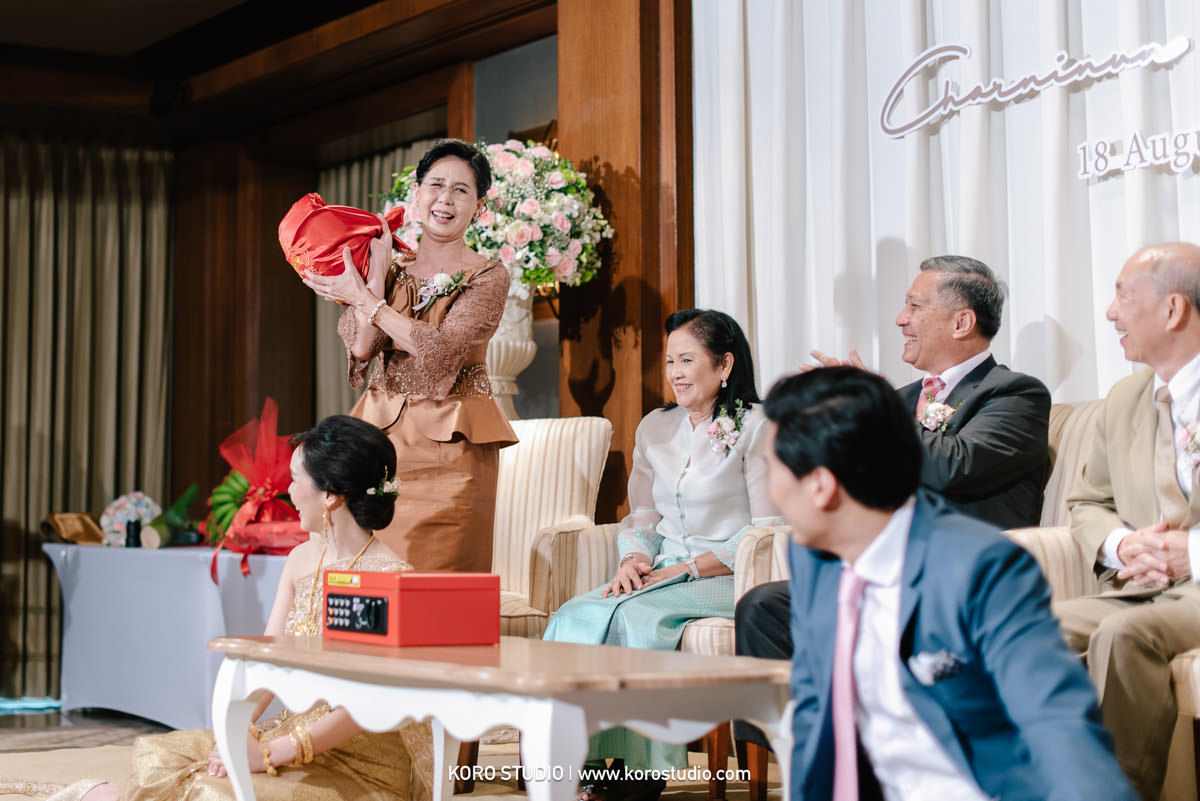 korostudio thai wedding ceremony phan peninsula bangkok 122 Peninsula Bangkok Hotel Thai Wedding Ceremony Phan and Up