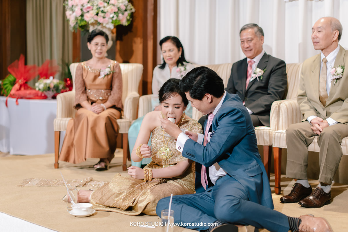 korostudio thai wedding ceremony phan peninsula bangkok 132 Peninsula Bangkok Hotel Thai Wedding Ceremony Phan and Up