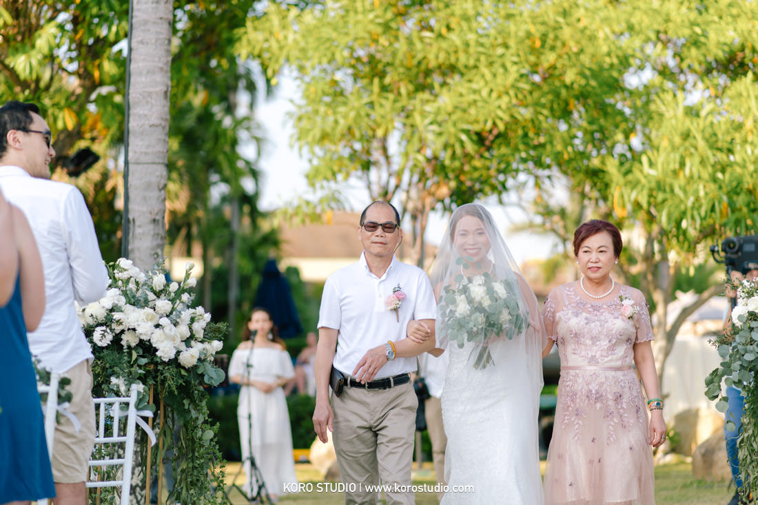 Phuket Wedding at Phuket Marriott Resort & Spa, Merlin Beach, Western Wedding of Betsy and Tim
