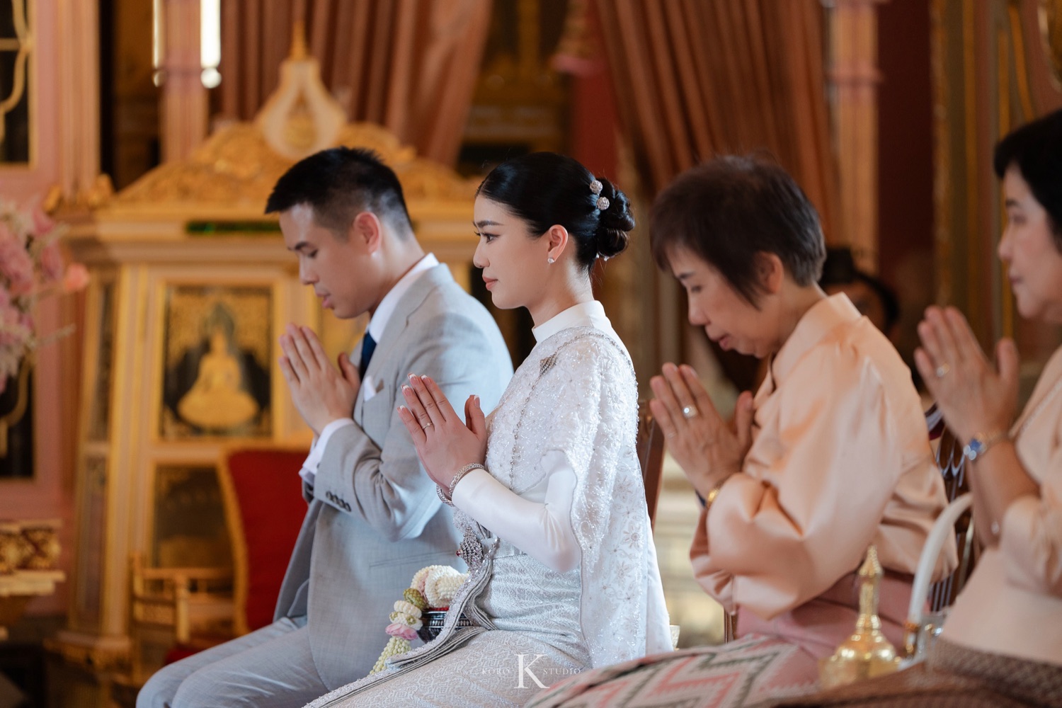 pear thailand wedding photos wat ratchabophit 122 ถ่ายภาพงานแต่งงานที่วัดราชบพิธฯ: ความสง่างามที่เรียบง่ายและเต็มไปด้วยความสุข