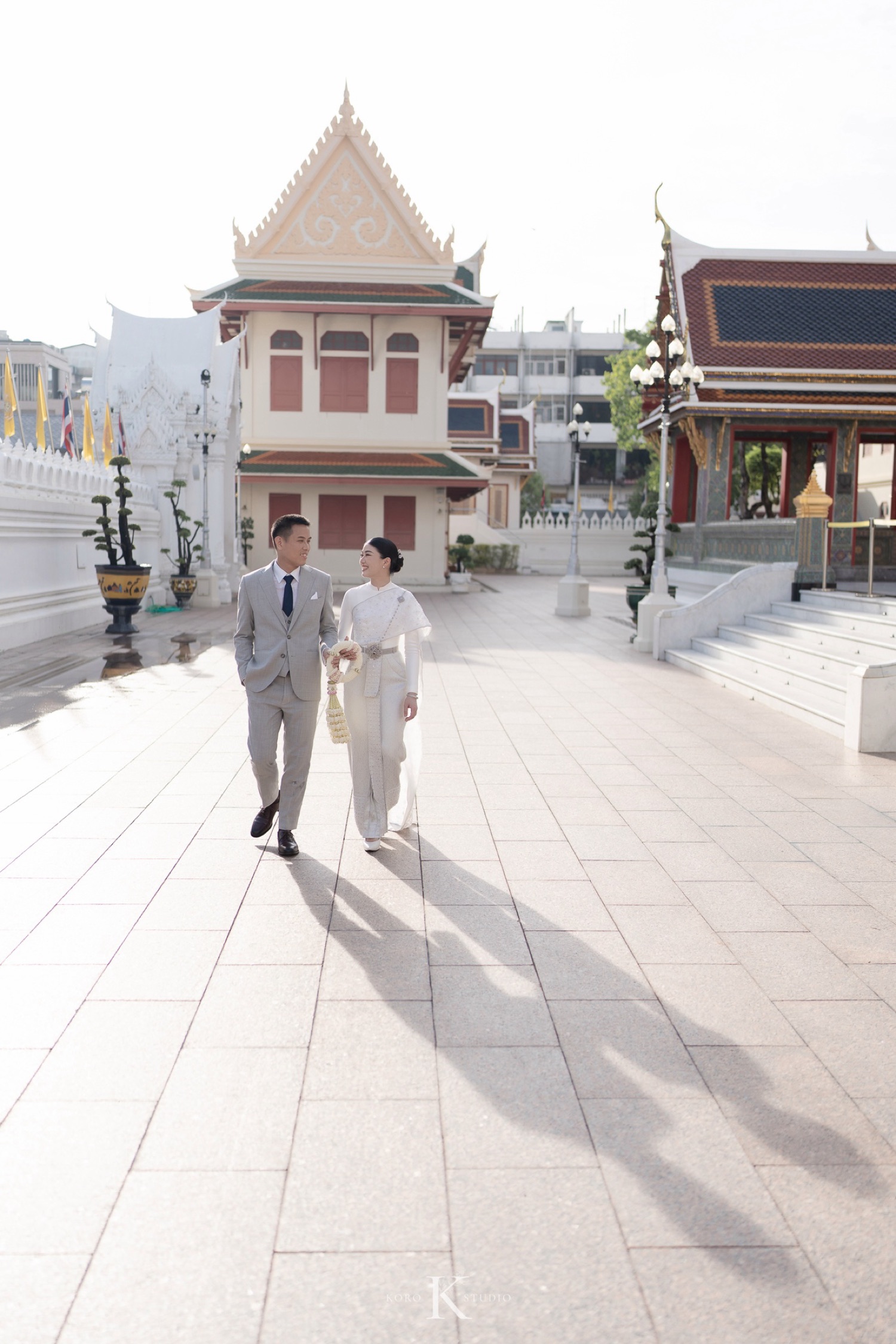 pear thailand wedding photos wat ratchabophit 65 ถ่ายภาพงานแต่งงานที่วัดราชบพิธฯ: ความสง่างามที่เรียบง่ายและเต็มไปด้วยความสุข